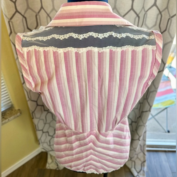 NEW! Parallel Pink & White Striped Sleeveless Button Down Blouse - Picture 10 of 13